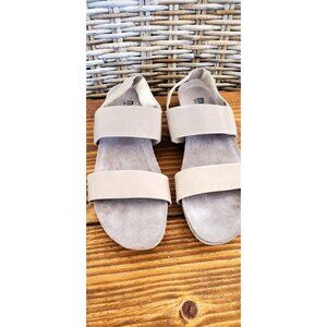 Munro Women's Beige Tan Suede Sandals Elastic Straps Size 10